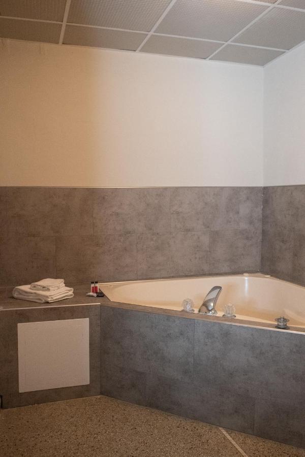 Hotel Chataura ディアボーン エクステリア 写真