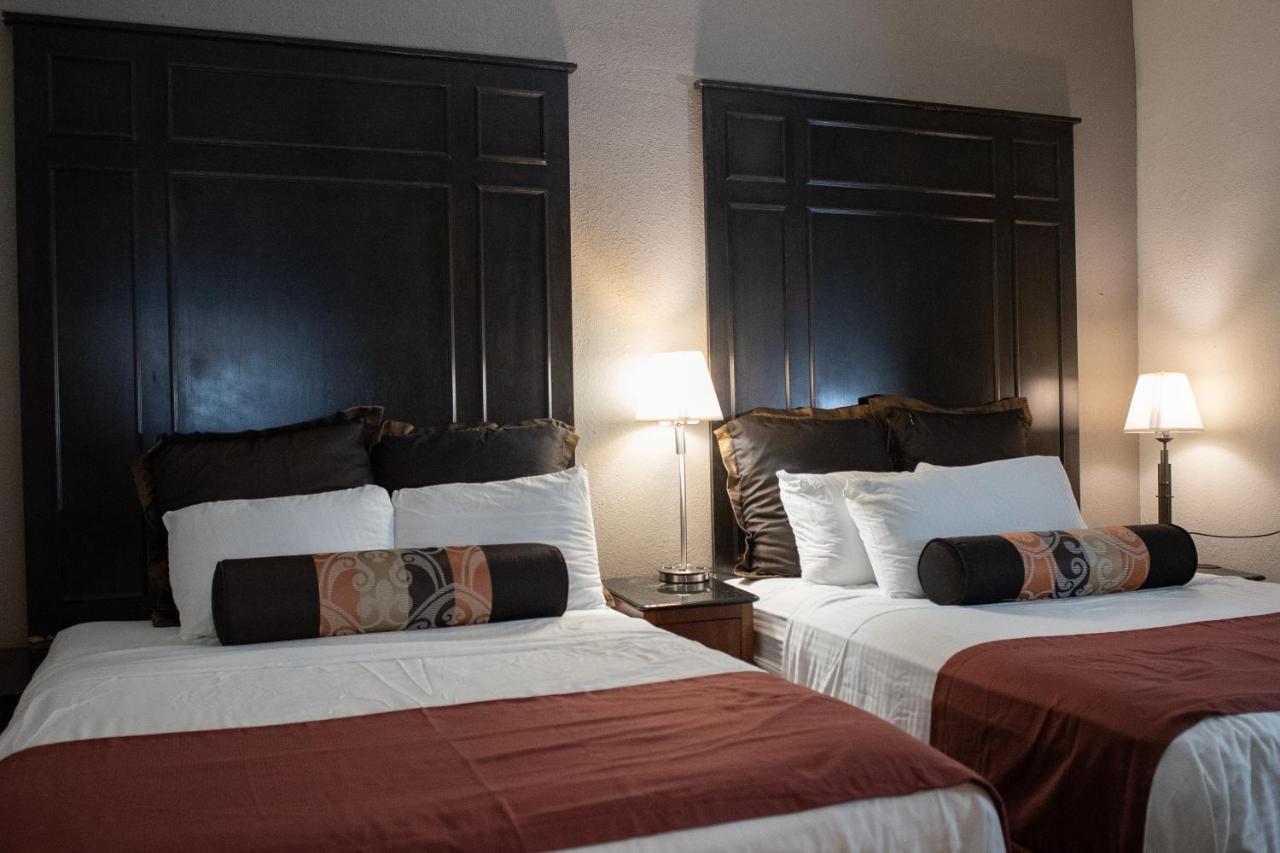 Hotel Chataura ディアボーン エクステリア 写真