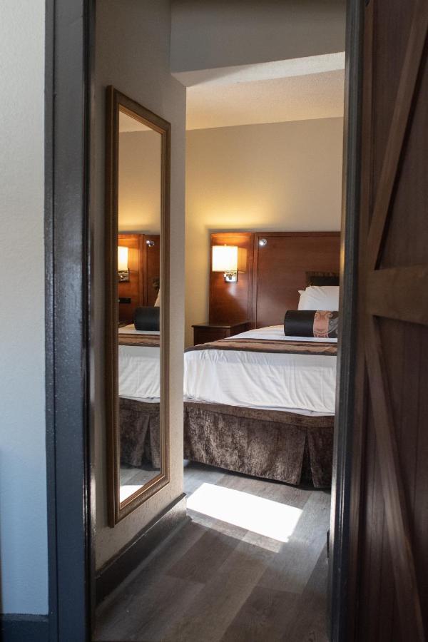 Hotel Chataura ディアボーン エクステリア 写真