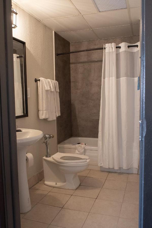 Hotel Chataura ディアボーン エクステリア 写真